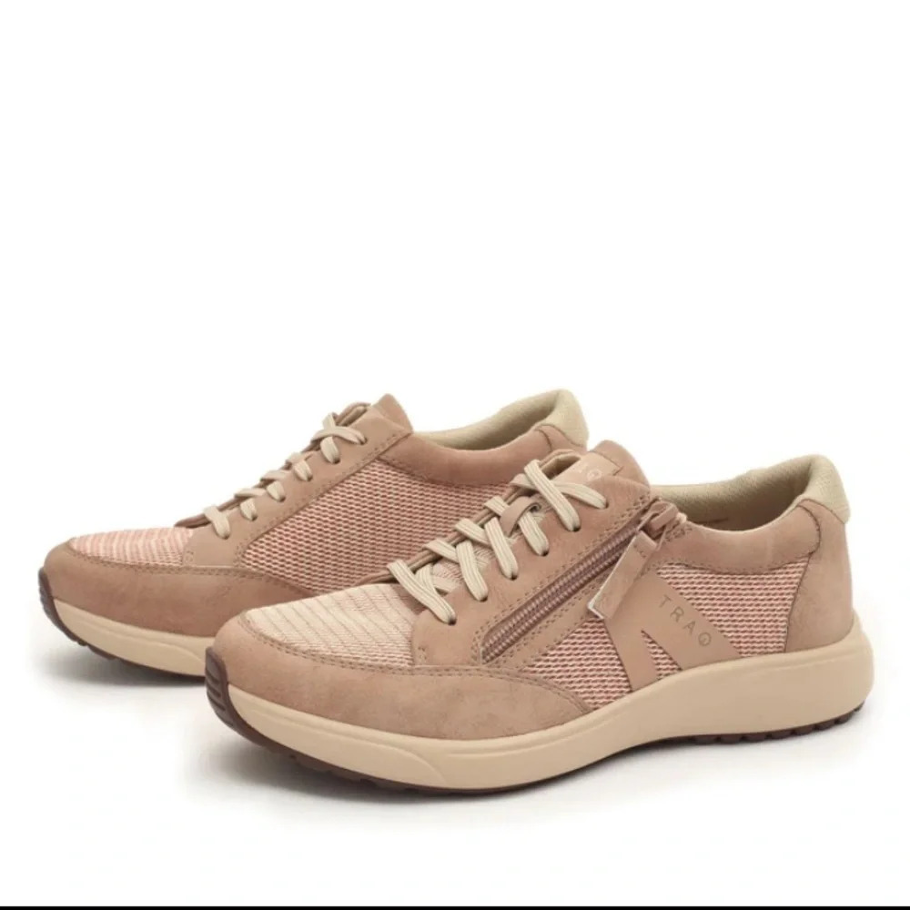 TRAQ by Alegria Womens Eazee (5602) Zipper Lace Sneaker- Adobe size 39